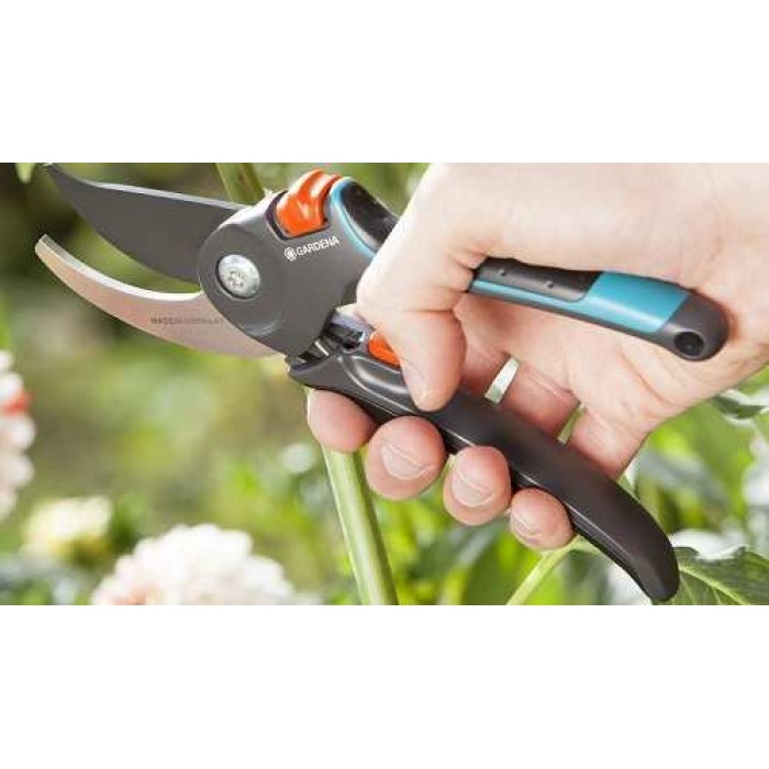 Секатор Gardena Comfort B/M Bypass до 24 мм (08904-20)