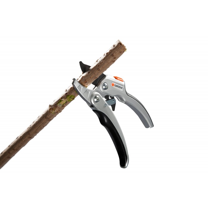 Секатор з храповим механізмом Gardena SmartCut до 25 мм (08798-20)