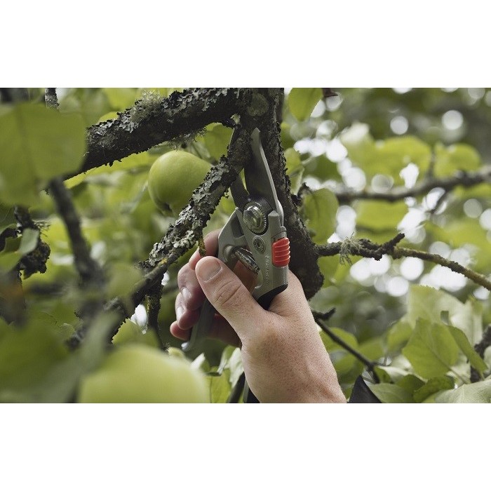 Секатор Gardena BP 50 Premium Bypass до 24 мм (08702-20)
