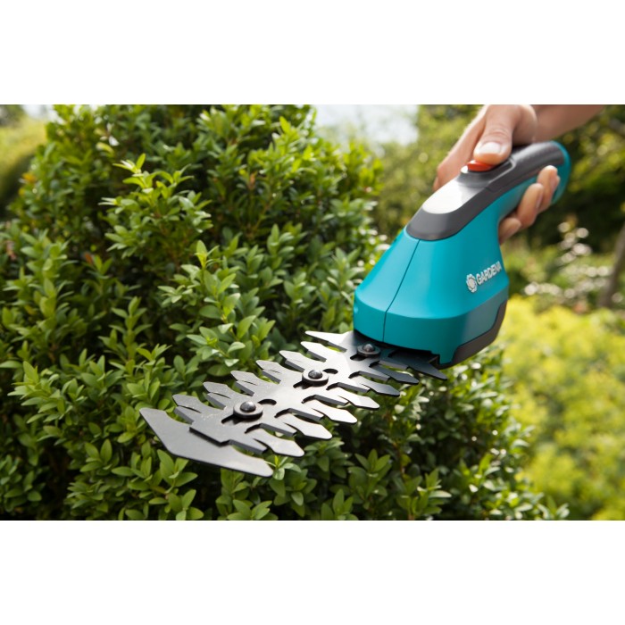 Ножиці для газонів та кущів акумуляторні Gardena AccuCut Li Set (09883-34)