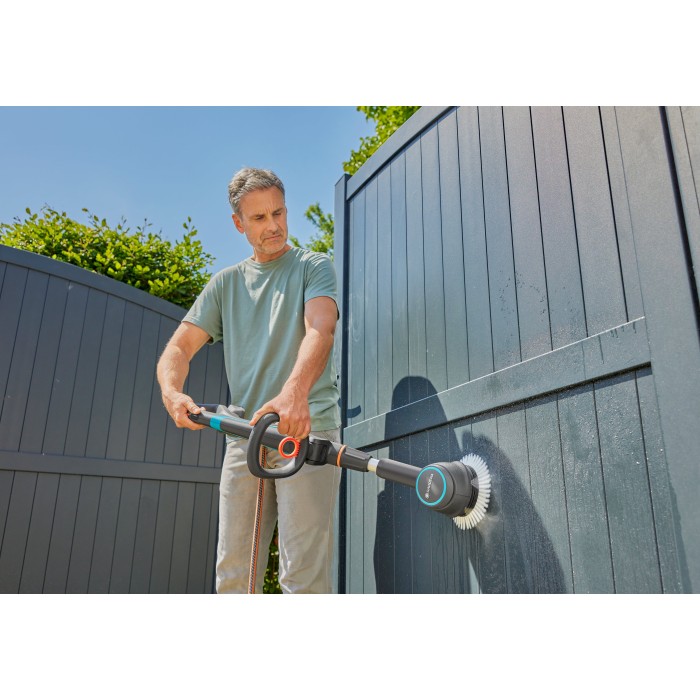 Акумуляторний мультиочищувач Gardena AquaBrush Universal 04/18V P4A Set (14842-20)