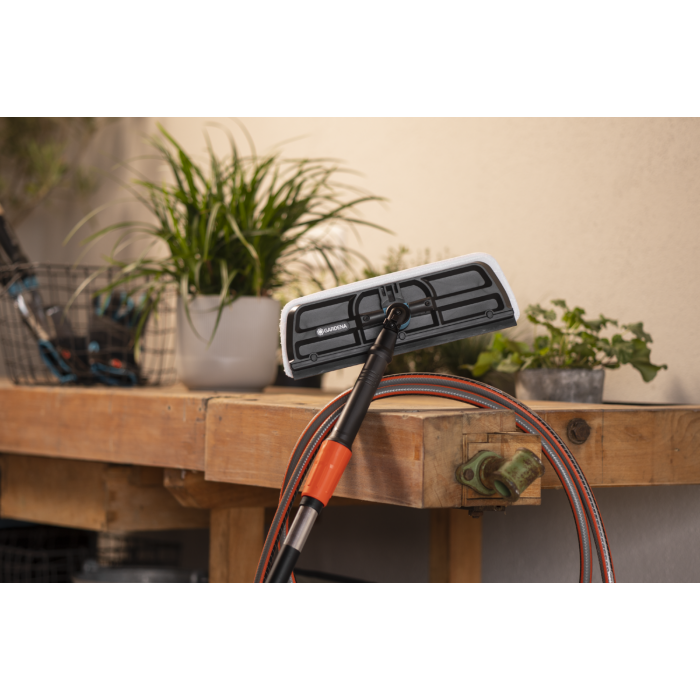 Щітка для вікон зі скребком + мікрофібра Gardena Cleansystem 31 см (18808-20)
