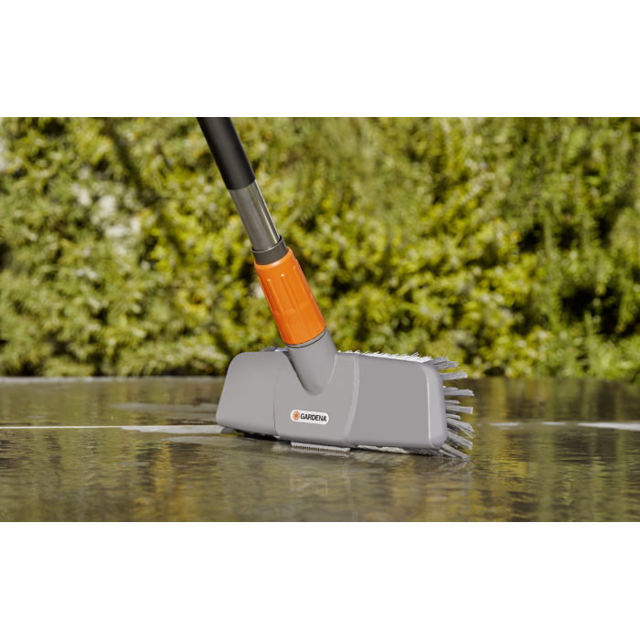Щітка для водяного очищення Gardena Comfort Cleansystem 27 см (05568-20)